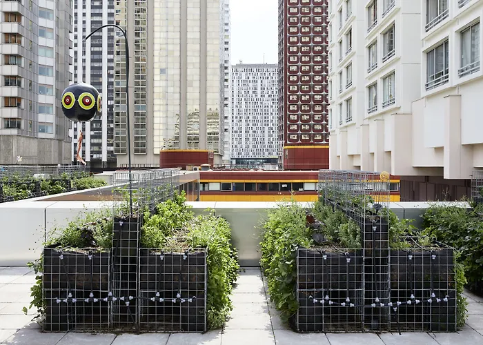 Yooma Urban Lodge Tour EiffelHotel Pas Cher Paris